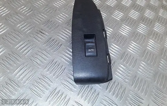 Toyota Prius (XW30) Electric window control switch 7423247080