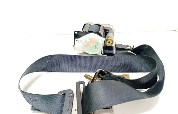 Mazda MPV II LW Front seatbelt