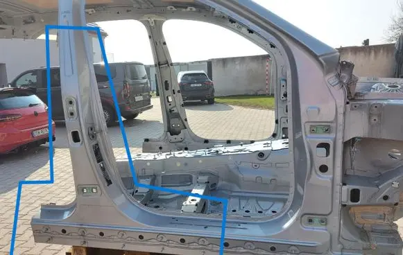 Mercedes-Benz GLC C254 Pillar (middle) 