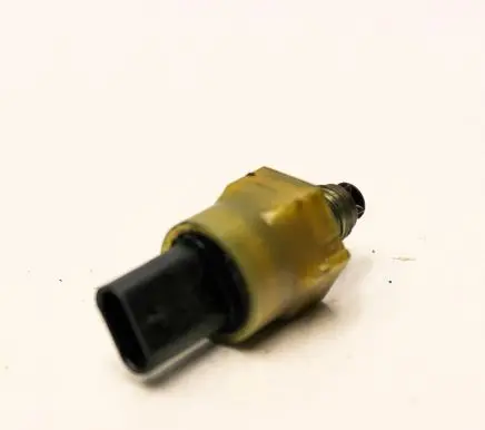 Volvo XC90 Oil pressure sensor 31405635