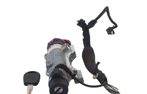 Audi A4 S4 B5 8D Ignition lock 4D0905851A