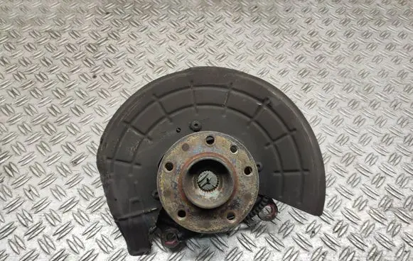 Front wheel hub