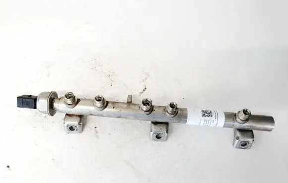 BMW 1 E81 E87 Fuel main line pipe