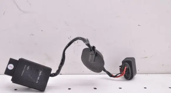 Volkswagen PASSAT CC Fuel pump relay 