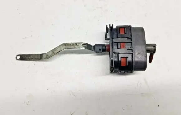 Mercedes-Benz E W210 Vacuum valve 9061821282