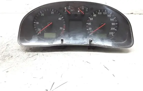 Volkswagen PASSAT B5 Speedometer (instrument cluster) 3B0919881N