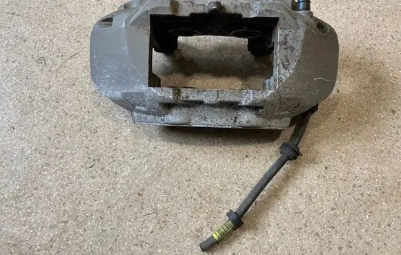 Mercedes-Benz GLC X253 C253 Front brake caliper A2534210800