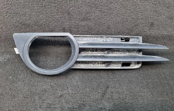 Audi A3 S3 8P Front fog light trim/grill 8P3807682A