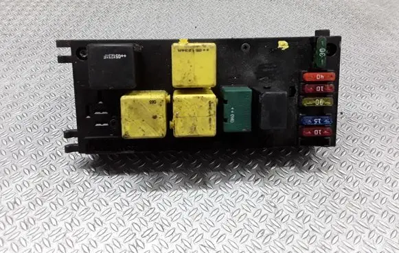 Mercedes-Benz CLK A208 C208 Fuse module 0225455332