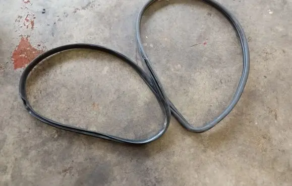 KIA Sportage Rubber seal sliding door (on door) 