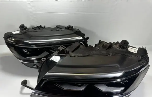 Volkswagen Tiguan Headlights/headlamps set 5NN941082C