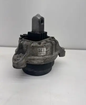 BMW 5 F10 F11 Engine mount bracket 6785601 171011