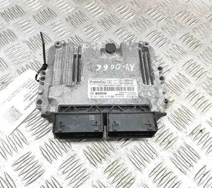 Ford Focus Engine control unit/module CV6A12B684BB 0261S08810