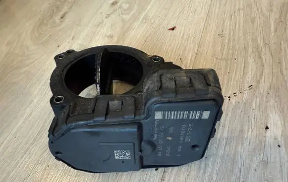Mercedes-Benz E W212 Throttle valve A6510900470 0280750573 6510900470