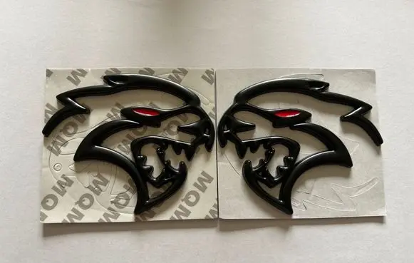 Dodge Challenger Fender model badge letters