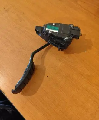 Renault Master II Accelerator throttle pedal 6PV00811904 7700314525