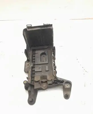 Volkswagen Jetta V Battery tray 1K0915333C