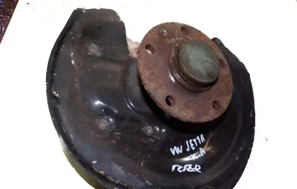 Rear wheel hub spindle/knuckle