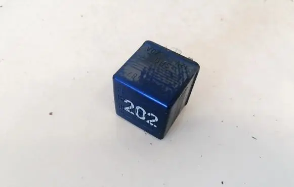 Audi A6 S6 C4 4A Other relay 8a0951253 899587
