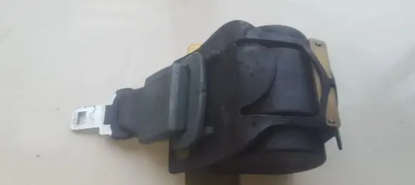 Middle seatbelt (rear)
