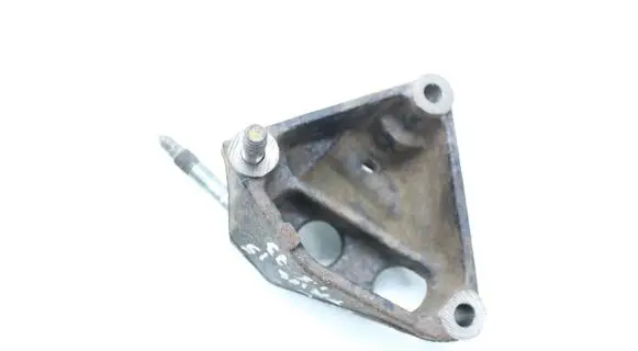 Toyota Prius (XW30) Engine mounting bracket 37030