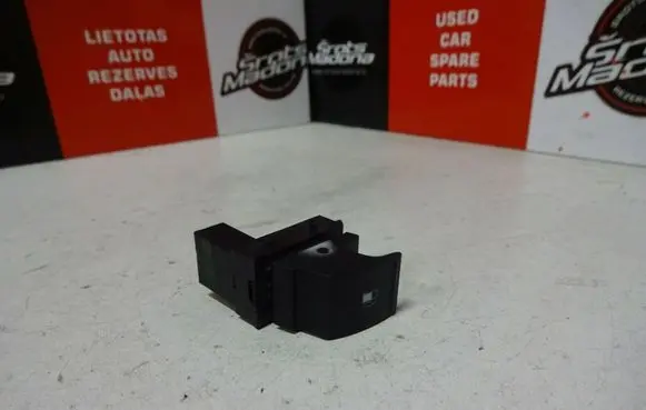 Volkswagen Jetta V Fuel tank opening switch 7L6959833B