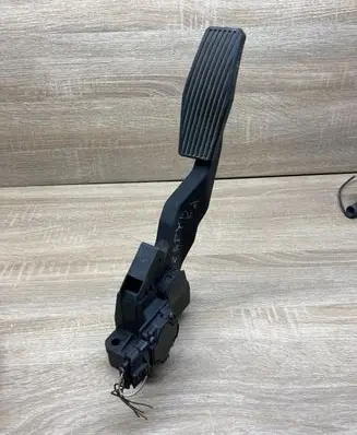 Opel Zafira A Accelerator throttle pedal 90581208 0281002298
