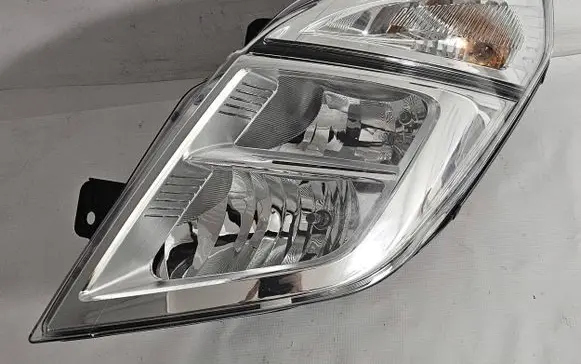 Nissan NV400 Headlight/headlamp 26060BZ50A 26060-BZ50A 030127320100