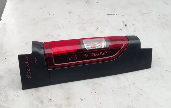 Opel Vivaro Rear/tail lights