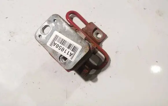 Volkswagen PASSAT B5 Rear door lower hinge 