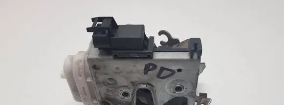 Audi A4 S4 B5 8D Front door lock 8D1837016F