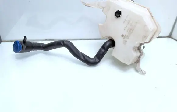 Volvo S80 Windshield washer fluid reservoir/tank 30784233 30784234 30699202