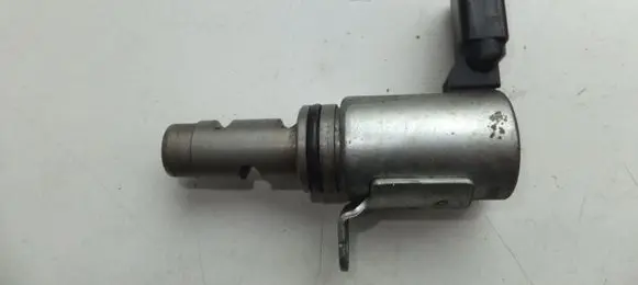 Volkswagen PASSAT B6 Camshaft vanos timing valve 03C906455A