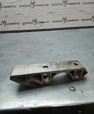 Porsche Cayenne (92A) Sway bar bush bracket, front 7L0411063B 001023377 AW6082