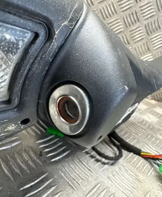 Volvo XC70 Front door electric wing mirror