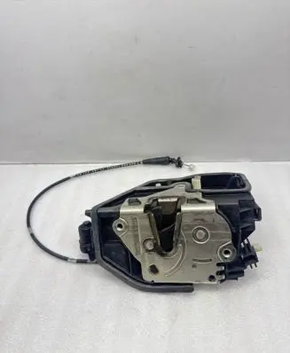 BMW 6 E63 E64 Front door lock 7167065