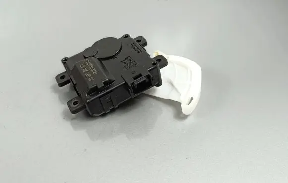 Suzuki SX4 S-Cross Air flap motor/actuator CZ1138003740