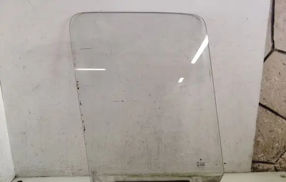 Volkswagen II LT Front door window/glass (coupe) 43R000042