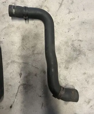 Renault Trafic II (X83) Engine coolant pipe/hose