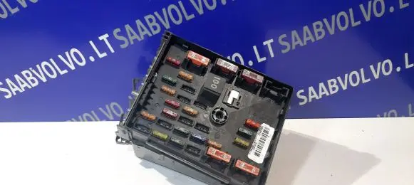 Volkswagen PASSAT B7 Fuse box set 3C0937125A