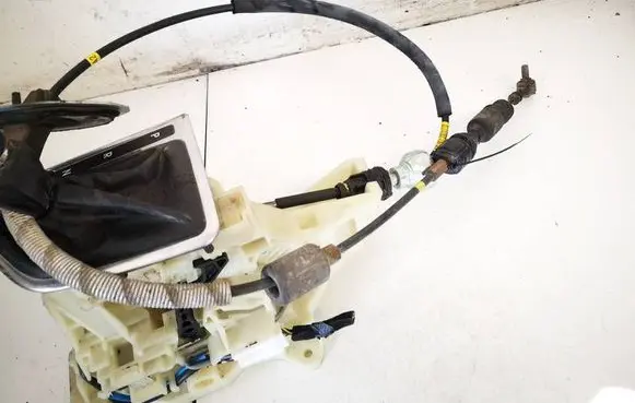 KIA Optima Gear shift cable linkage 