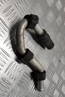Volkswagen Touareg I Engine coolant pipe/hose 7L0815985