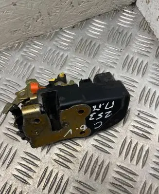 Chrysler Grand Voyager IV Front door lock