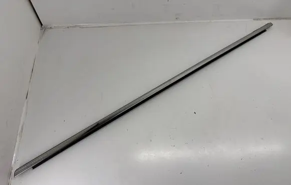 Volkswagen Tiguan Allspace Front door trim (molding) 5NA853331A2ZZ 5NA853331A