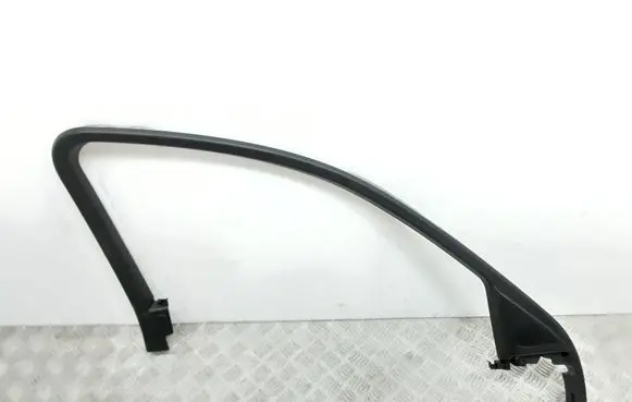 Audi Q3 8U Front door glass trim molding 8U0867609