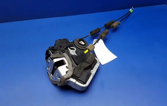 Lexus IS 220D-250-350 Rear door lock 6B0918