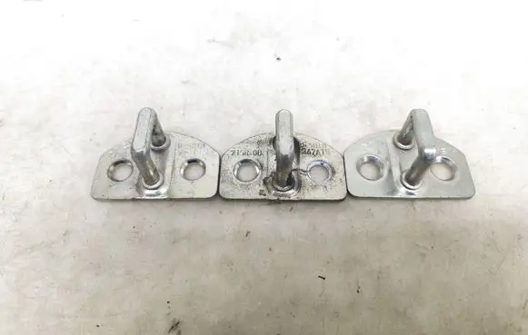 Dacia Sandero II Rear door lock loop/hook striker 715R0D 347A19
