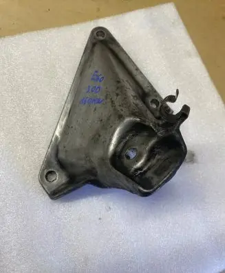 BMW 5 E60 E61 Engine mounting bracket 676114901 1960040000