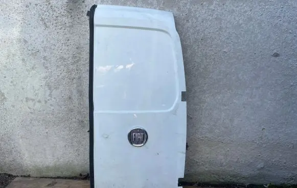 Fiat Fiorino Rear door