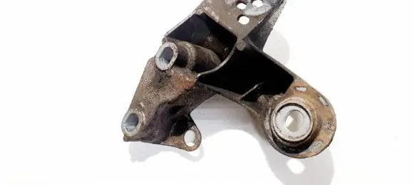 Audi A4 S4 B5 8D Engine mounting bracket 8d0199351h